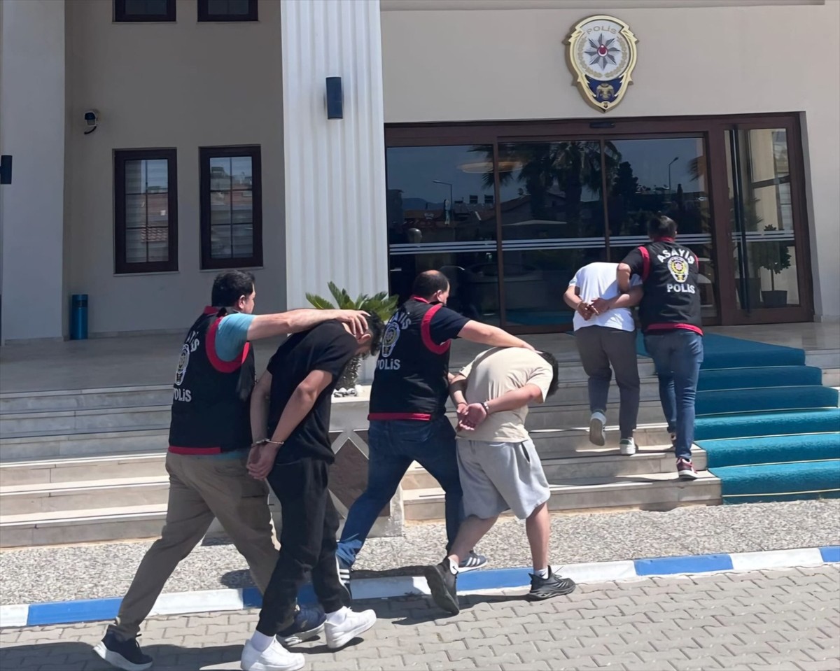 Muğla'nın Fethiye ilçesinde bir kadının darbedilmesiyle ilgili 3 şüpheli gözaltına...