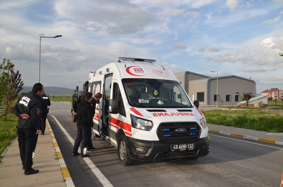 Muş'ta karaciğer yetmezliği olan 7 aylık bebek, ileri tetkik ve tedavi için ambulans uçakla Ankara...