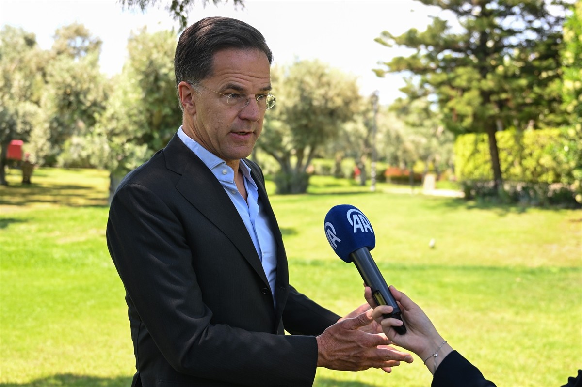 NATO Genel Sekreteri Mark Rutte, NATO Dışişleri Gayriresmi Toplantısı için geldiği Antalya'da...
