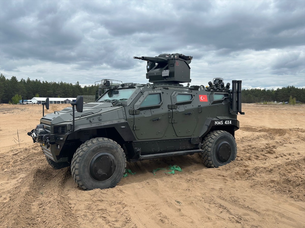 Nurol Makina, Litvanya'daki canlı atış gösterisinde en yeni askeri teknoloji yeteneklerini...