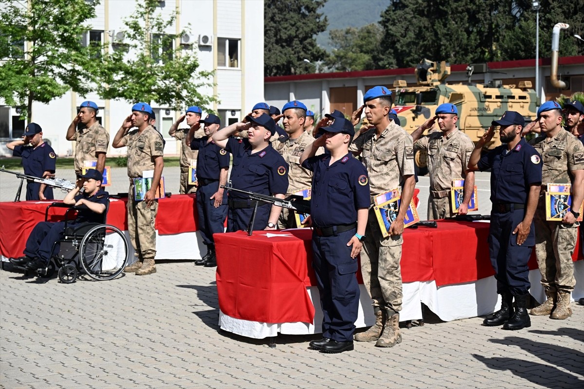 Osmaniye'de 26 engelli birey, bir günlüğüne asker oldu. Törene, Osmaniye Valisi Erdinç Yılmaz...