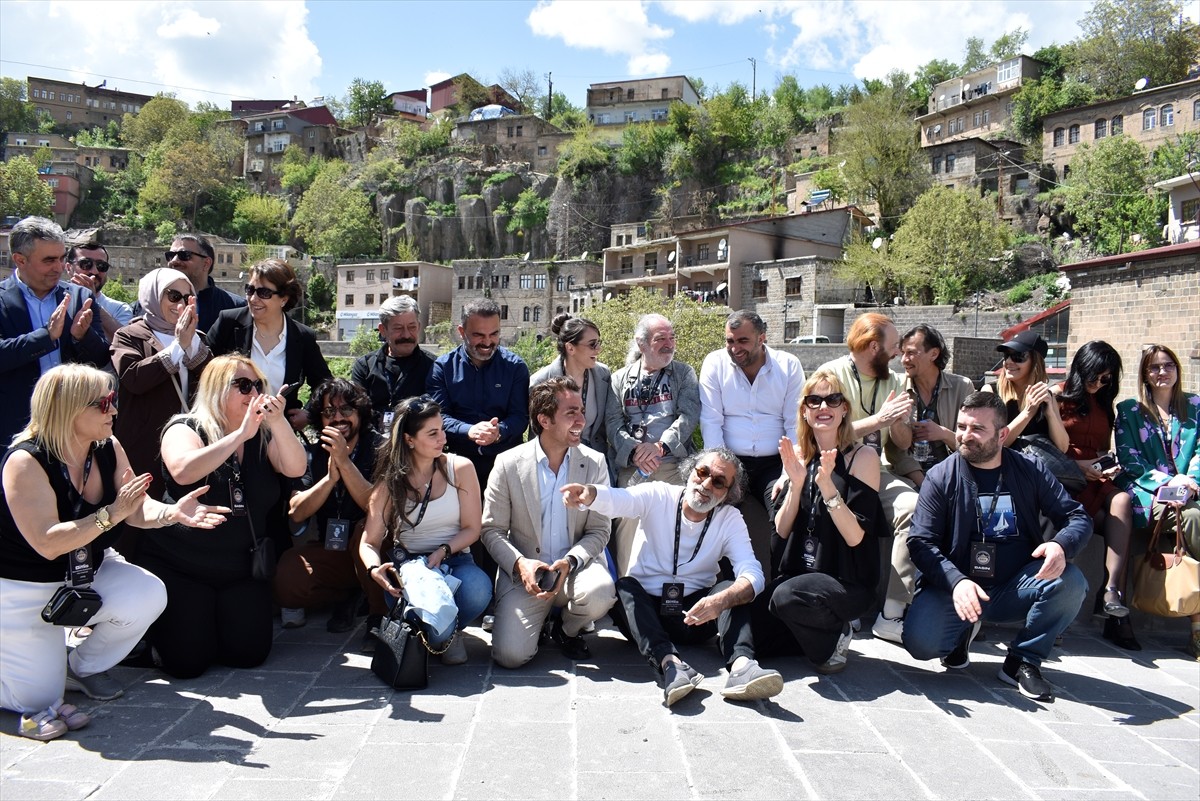 "Beş Minare Uluslararası Film Festivali" için Bitlis'e gelen sanatçılar, kentin tarihi ve turistik...
