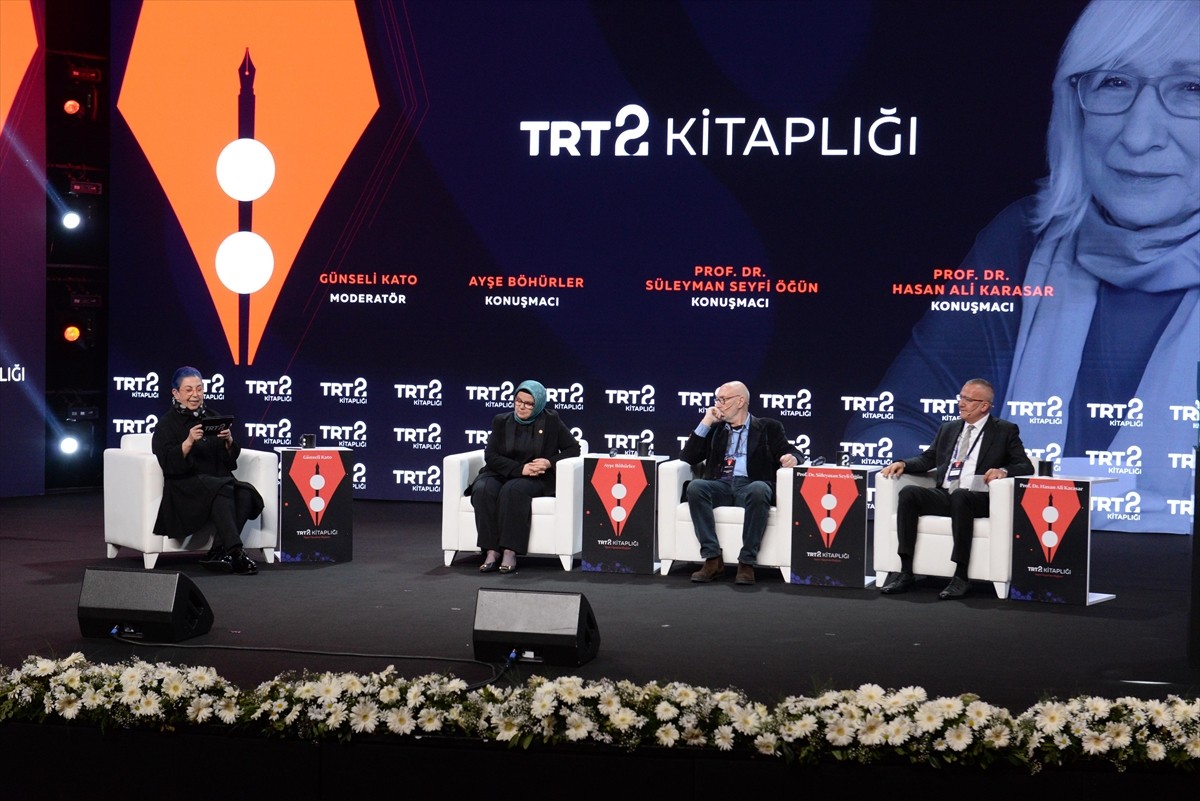 "TRT 2 Kitaplığı" tanıtım etkinliğinde Türk düşünce dünyasında derin izler bırakan Prof. Dr....