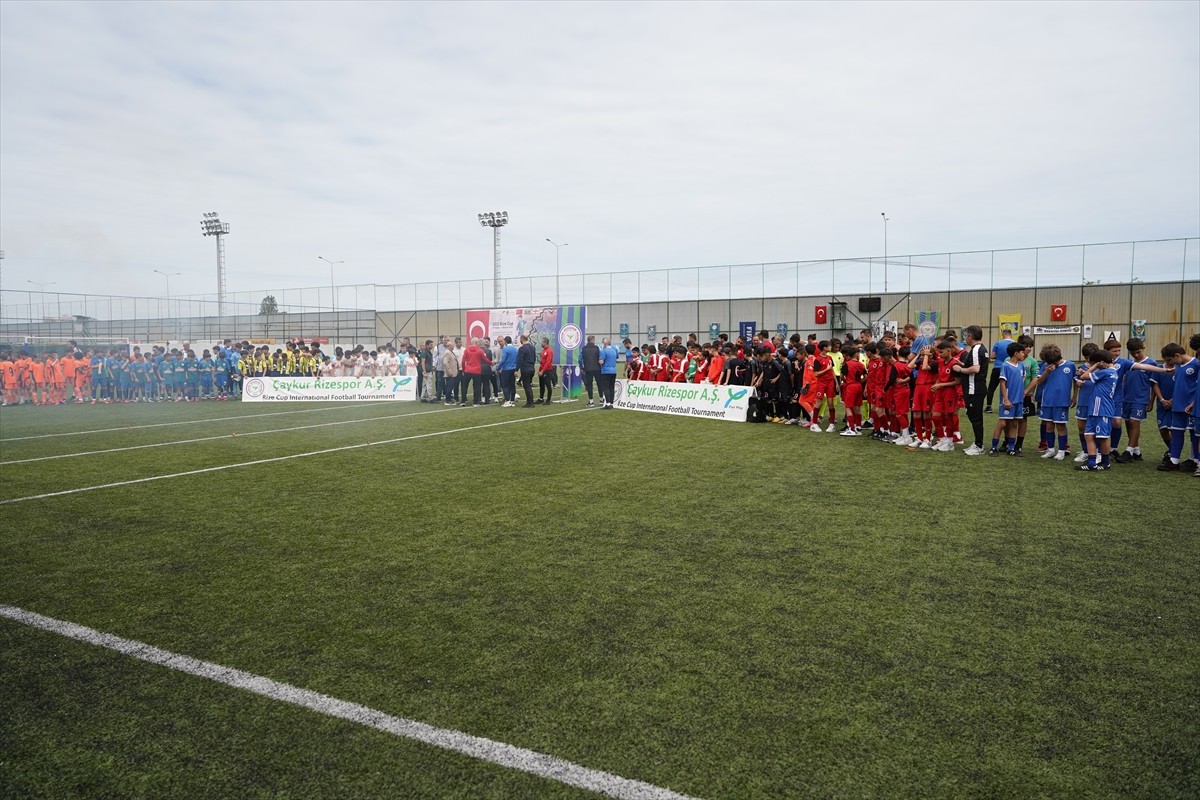 Rize'de, 2022'de üzerine kale direği devrilmesi sonucu hayatını kaybeden Çaykur Rizespor'un...