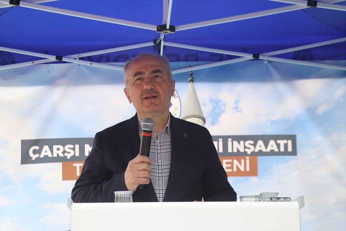 Rize Belediyesi ve hayırseverlerin işbirliğiyle yapılacak Çarşı Mahallesi Camisi'nin temeli...