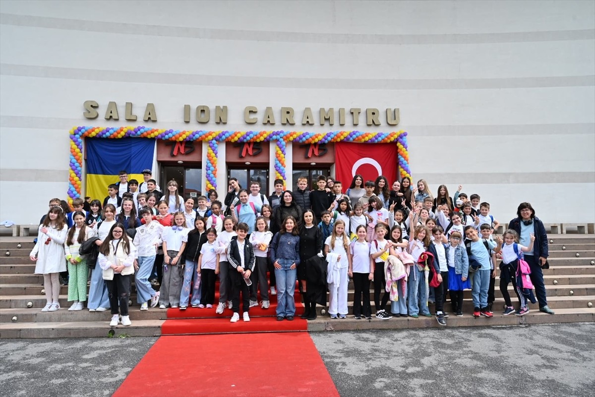 Romanya'da Türkçenin kültürel değer olarak kökleşmesine katkı sunan "Tercihim Türkçe Projesi", bu...