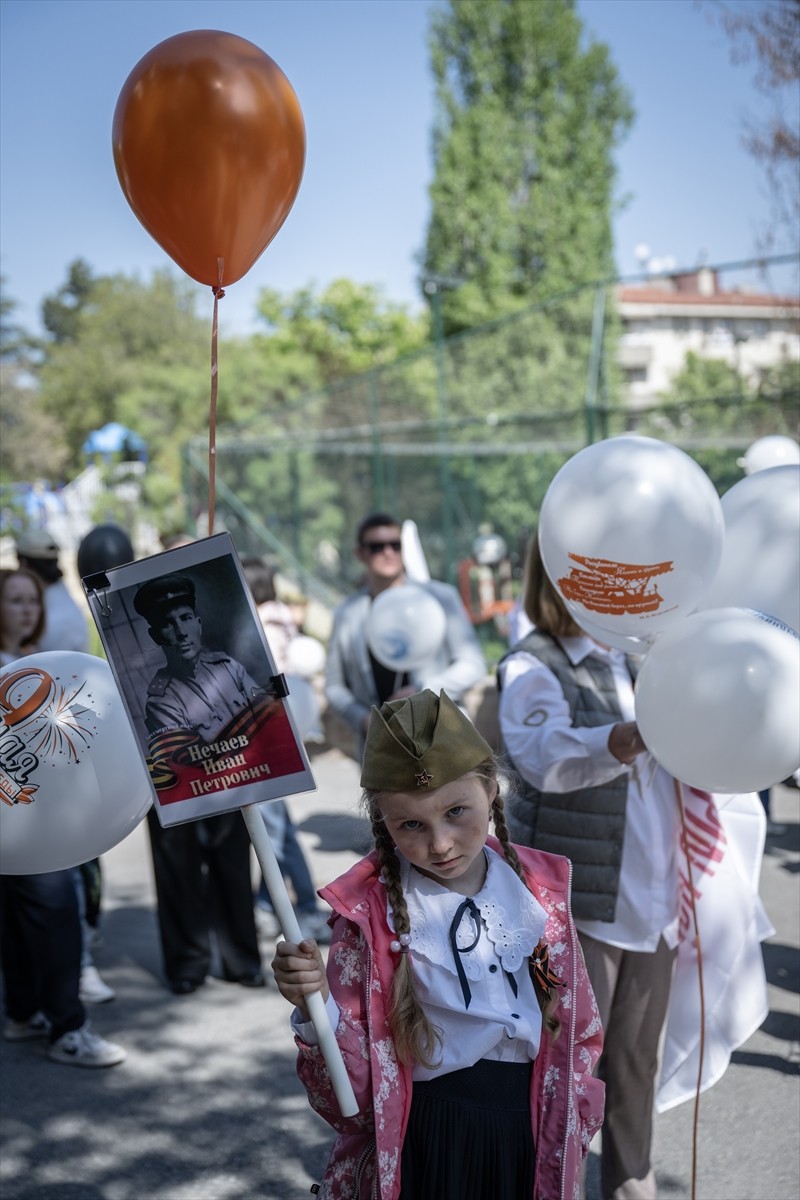 Rusya'nın Ankara Büyükelçiliği'nde 9 Mayıs Zafer Günü kutlamaları kapsamında "Ölümsüz Alay"...