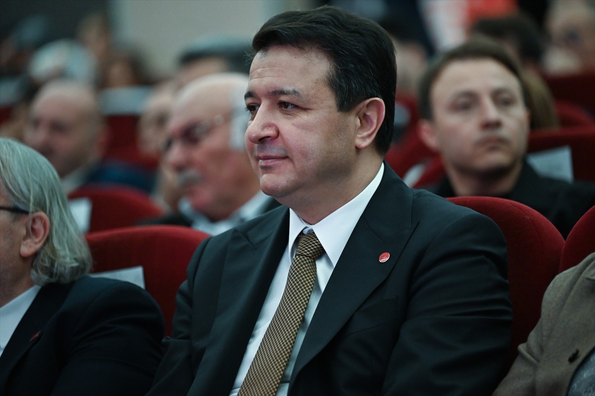 Saadet Partisi Genel Başkanı Arıkan, Necmettin Erbakan Kongre Merkezi'nde düzenlenen, partisinin...