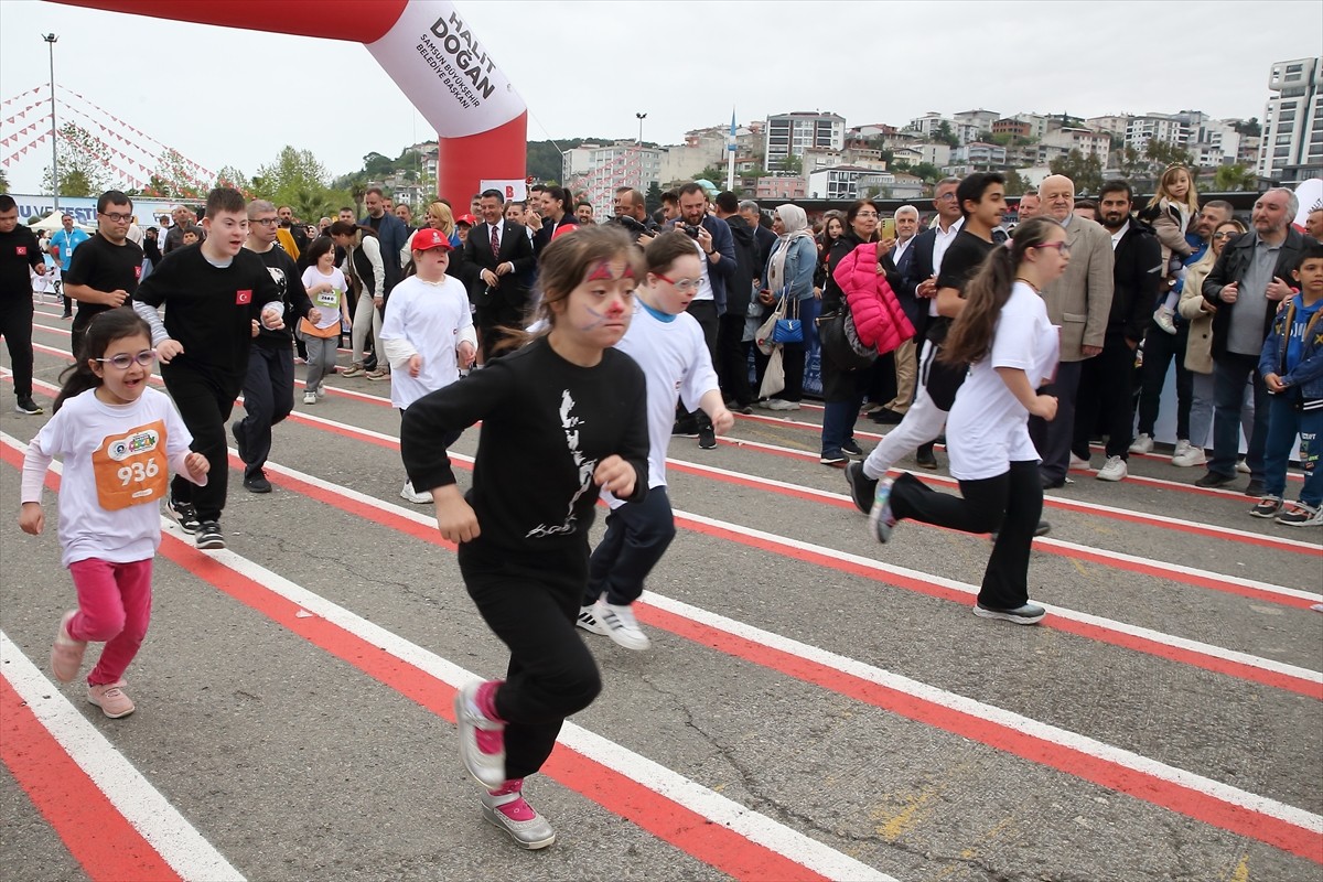 Samsun'da 19 Mayıs Atatürk'ü Anma Gençlik ve Spor Bayramı etkinlikleri kapsamında Çocuk Maratonu...