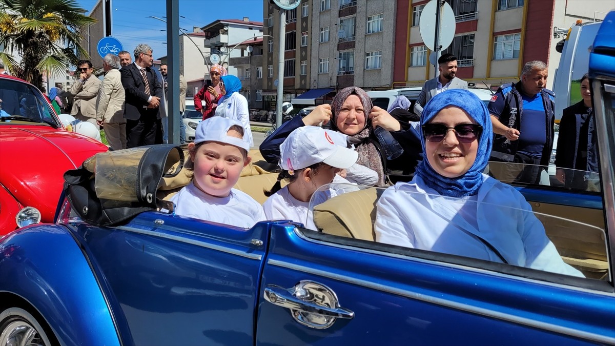 Samsun'da özel gereksinimli öğrenciler, Engelliler Haftası etkinlikleri kapsamında antika...