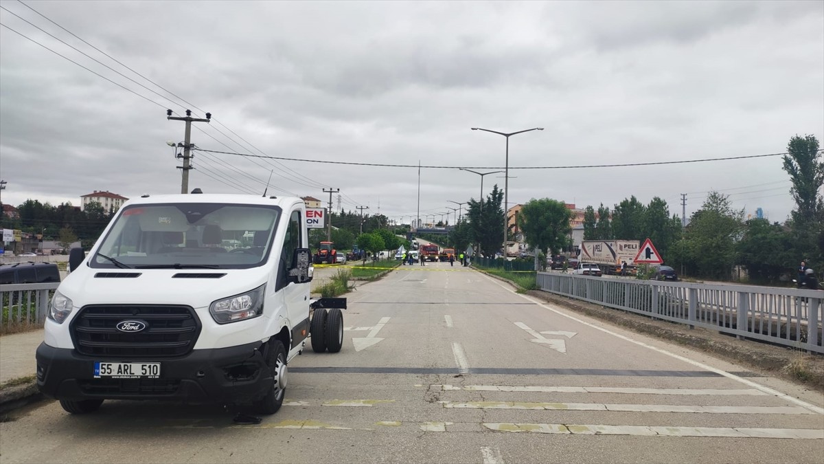  Samsun'un Vezirköprü ilçesinde kamyonetin çarptığı 10 yaşındaki çocuk yaşamını...