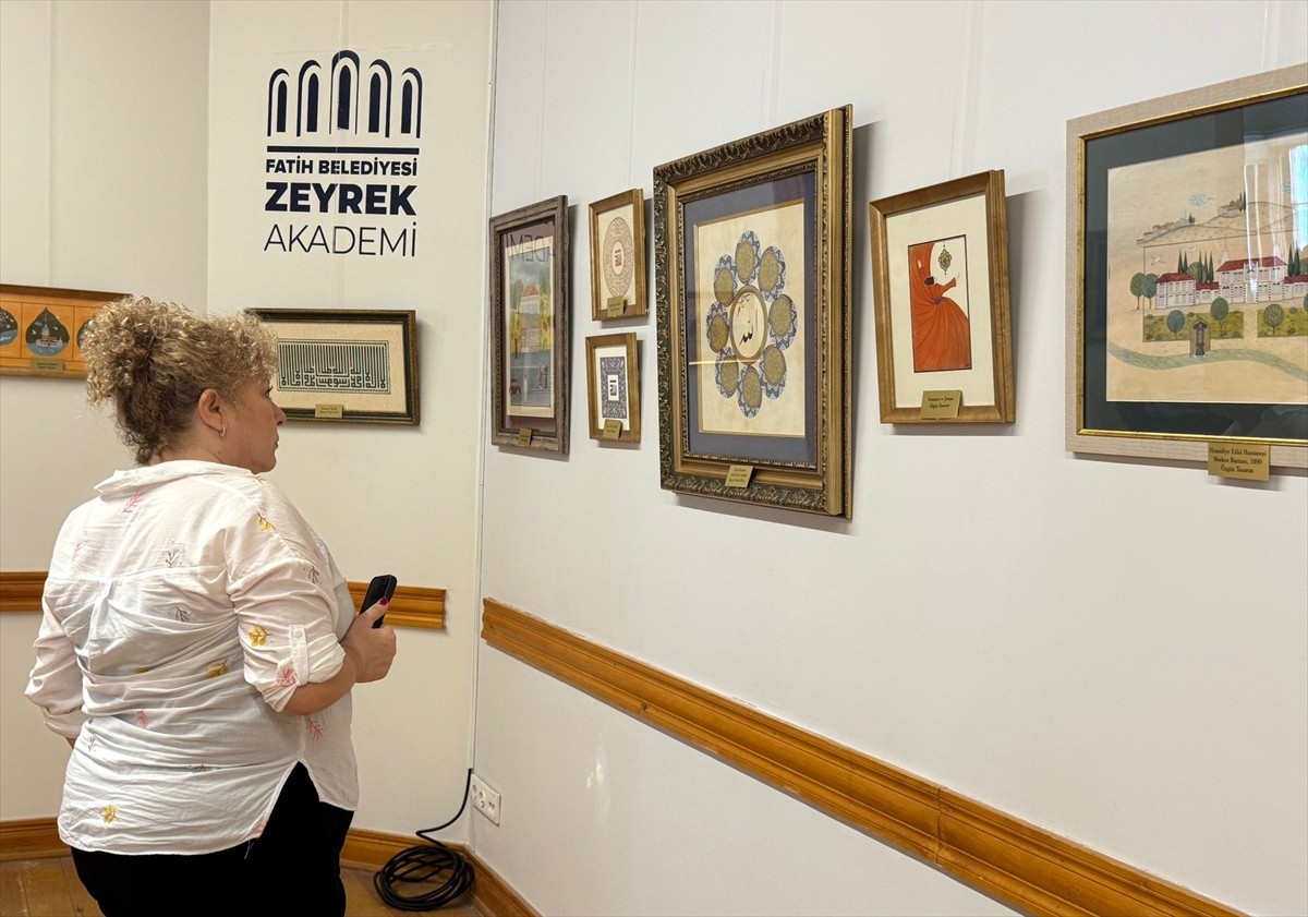 Sanatçı Zehra Çağlı'nın ebru ve tezhip eserlerden oluşan ilk kişisel sergisi "Gönül Fırçasından"...