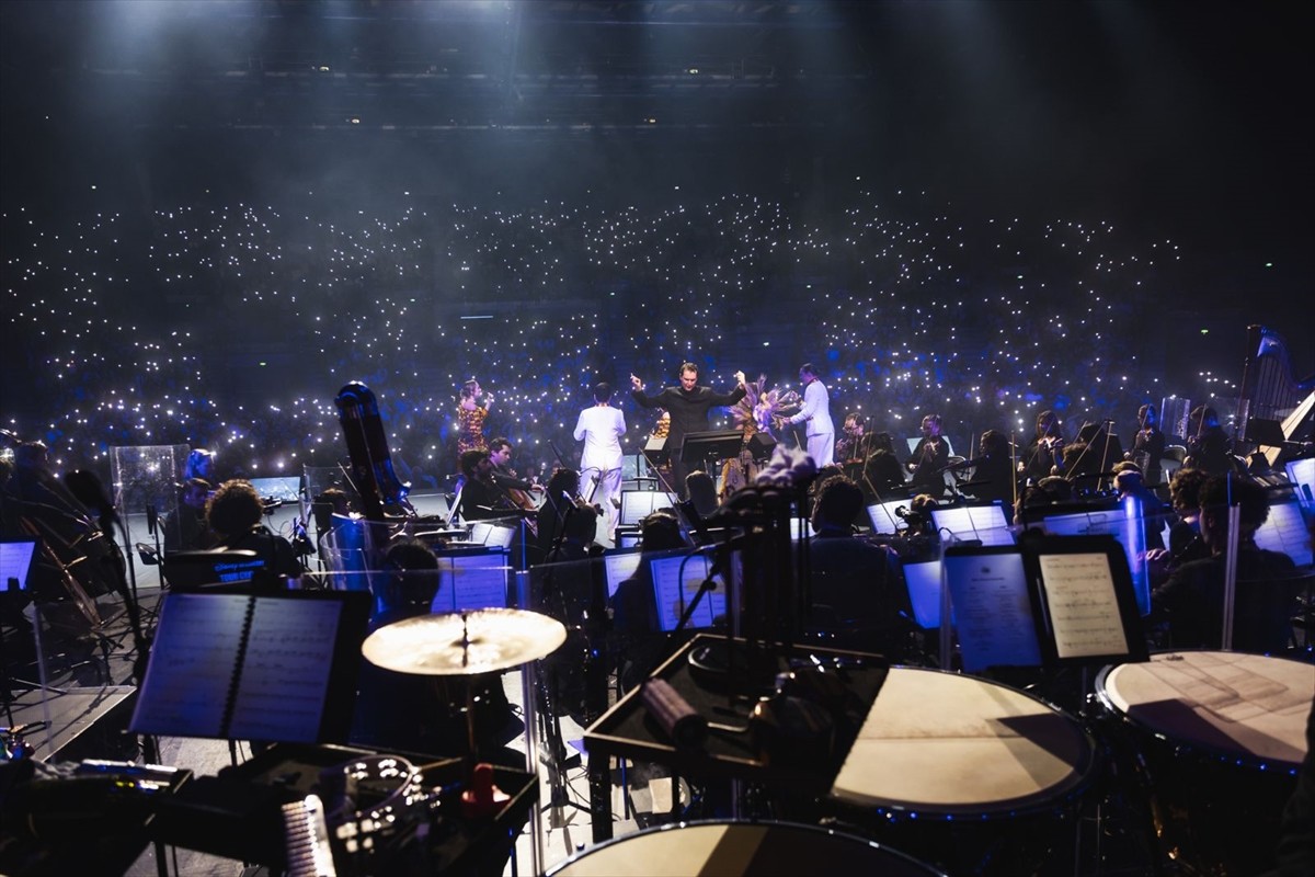 Sinema tarihine damga vuran Disney film müzikleri, "Disney in Concert: Around the World"...
