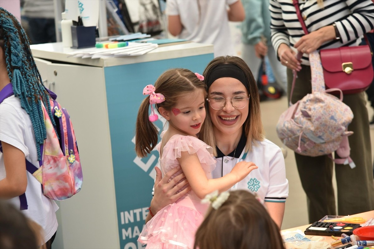 Sırbistan'ın başkenti Belgrad'da düzenlenen Çocuk Fuarı'nda, Türkiye Maarif Vakfı (TMV) Sırbistan...