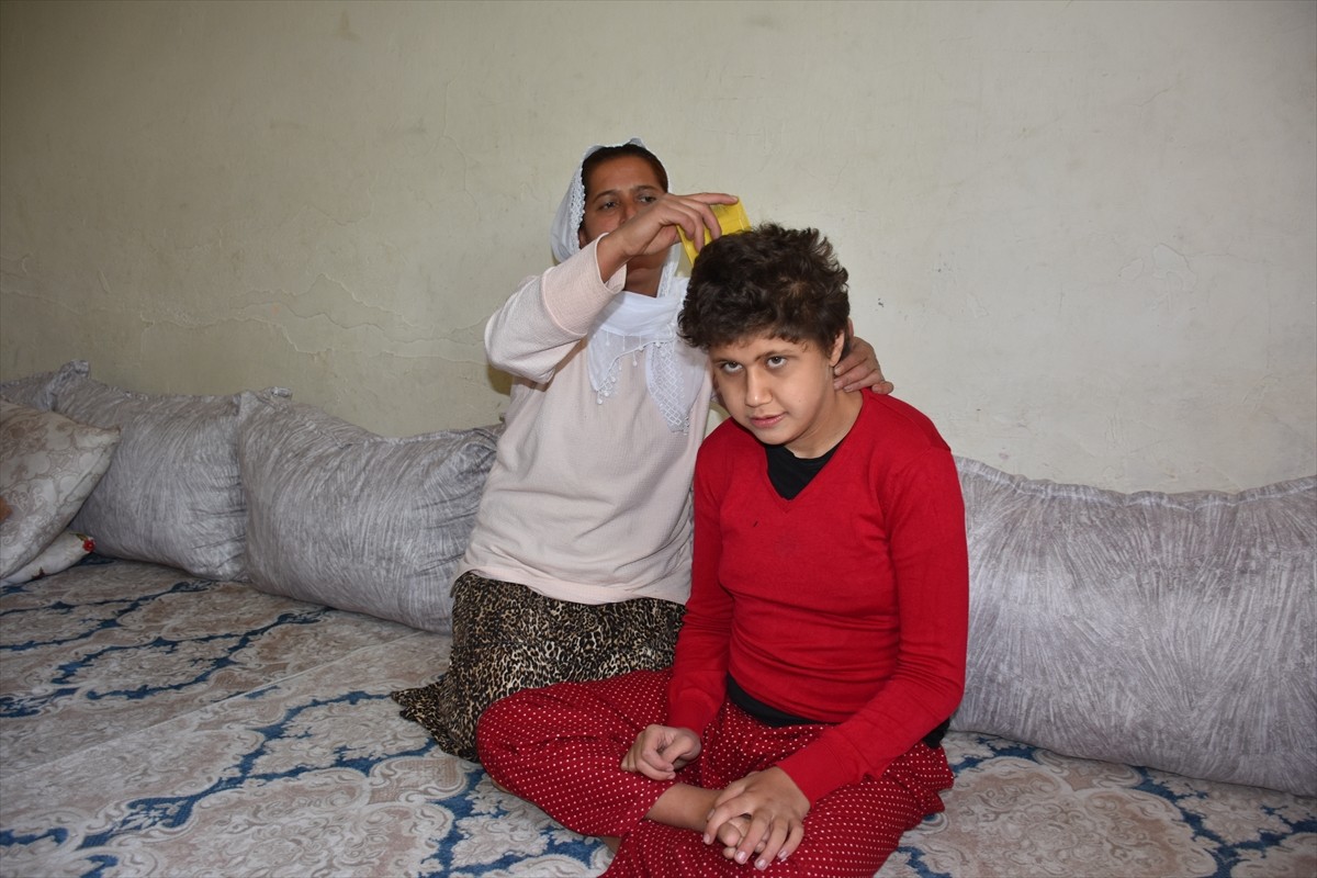 Şırnak'ta yaşayan 2 anne şefkatle baktıkları hasta ve engelli çocuklarını hayata bağladı. Gündoğdu...