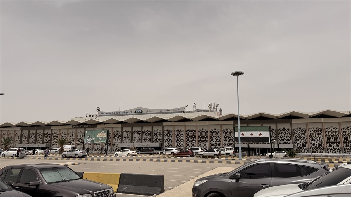 Suriye'nin başkenti Şam'da hacı adaylarının ilk kafilesi kutsal topraklara doğru yola çıktı. Baas...