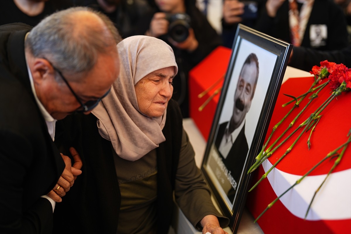 TBMM Başkanvekili ve DEM Parti İstanbul Milletvekili Sırrı Süreyya Önder'in cenazesi, Atatürk...