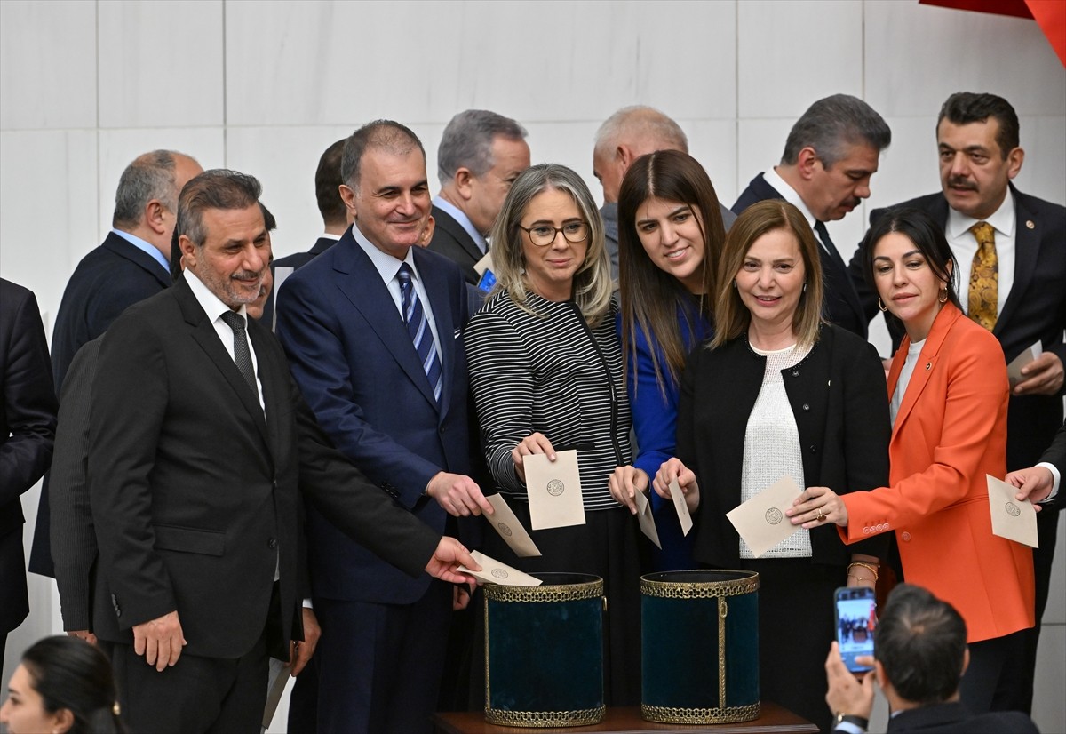 TBMM Genel Kurulu, TBMM Başkanı Numan Kurtulmuş başkanlığında toplandı. Grup önerilerinin ardından...