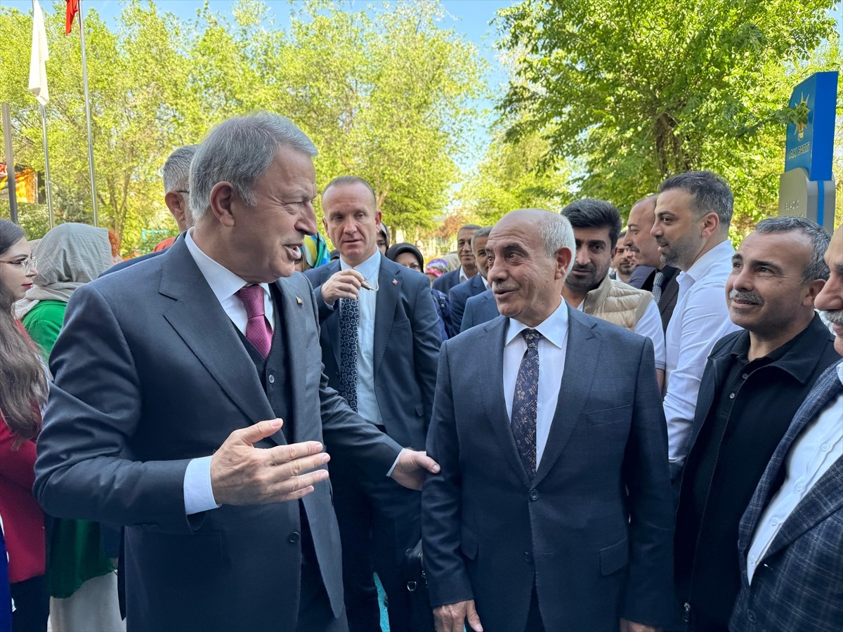 TBMM Milli Savunma Komisyonu Başkanı ve AK Parti Kayseri Milletvekili Hulusi Akar, Elazığ'da  AK...