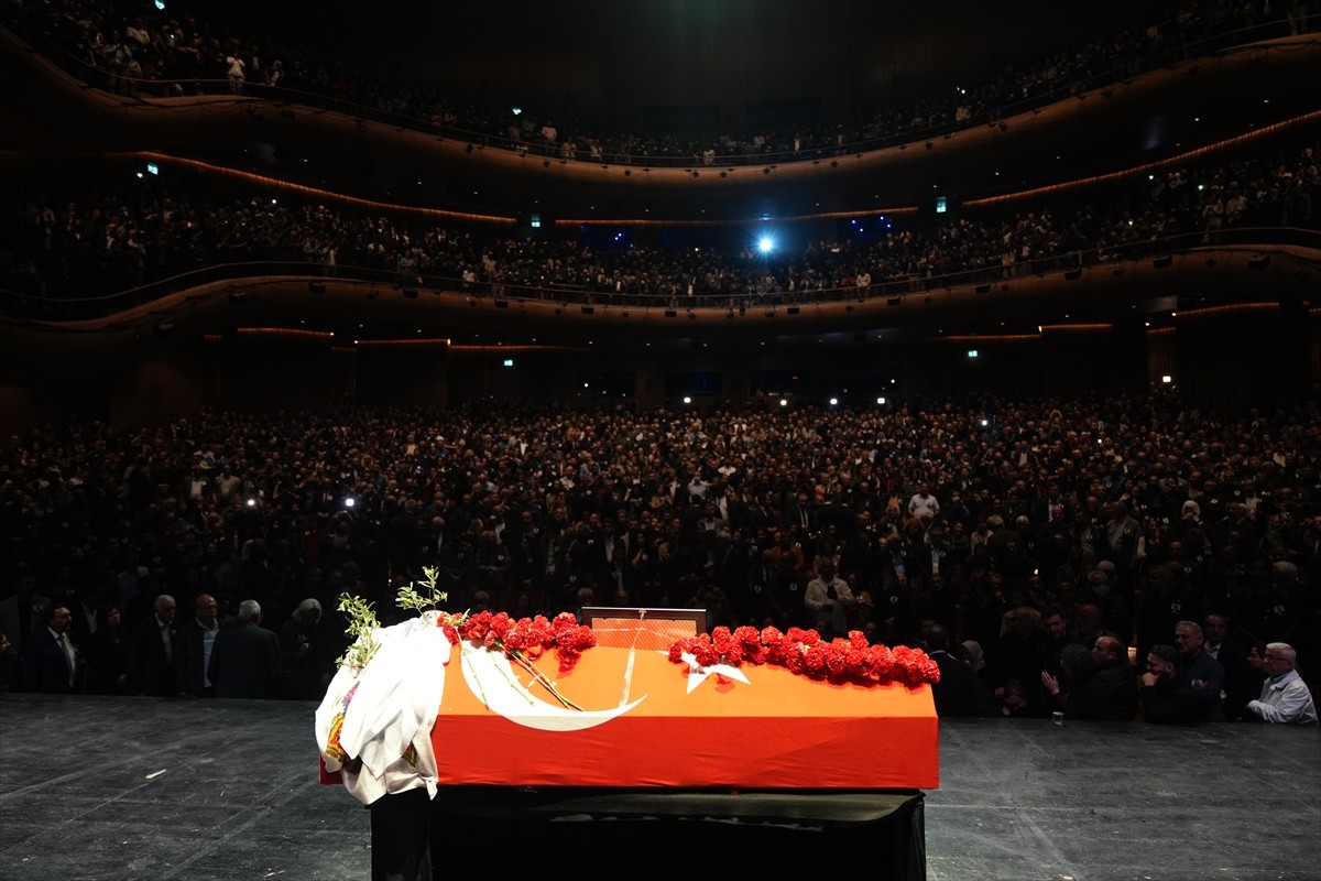 Tedavi gördüğü hastanede hayatını kaybeden TBMM Başkanvekili ve DEM Parti İstanbul Milletvekili...