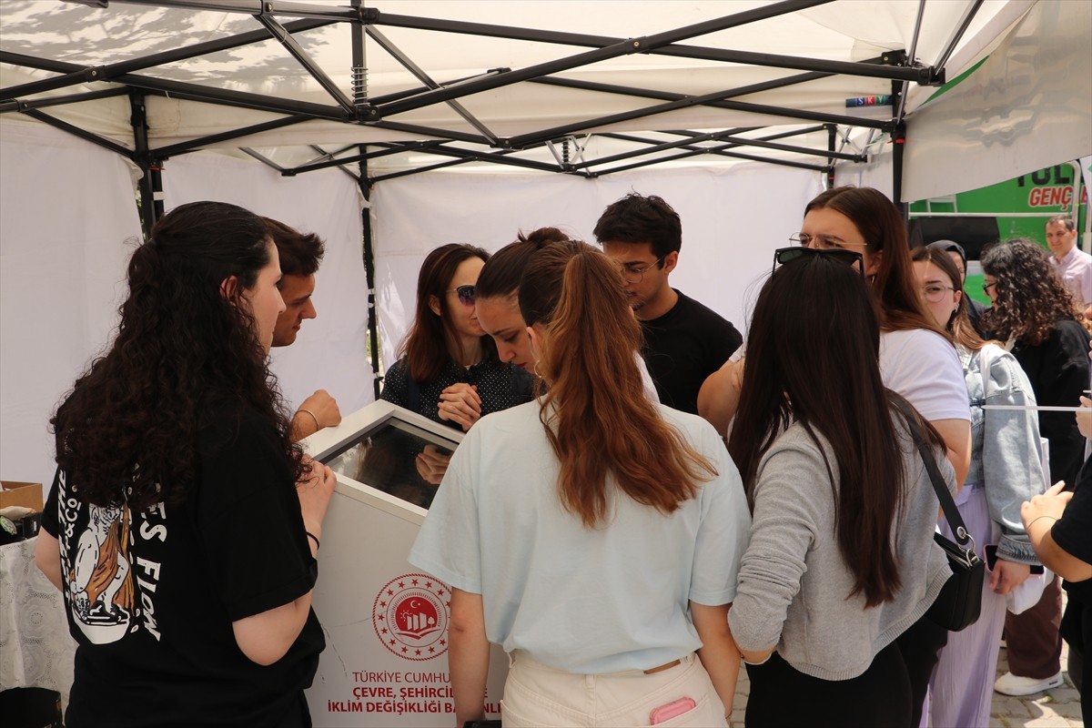 Tekirdağ'da "Yeşil Kampüs Festivali" kapsamında "Çevre Tırı" kapılarını Namık Kemal...