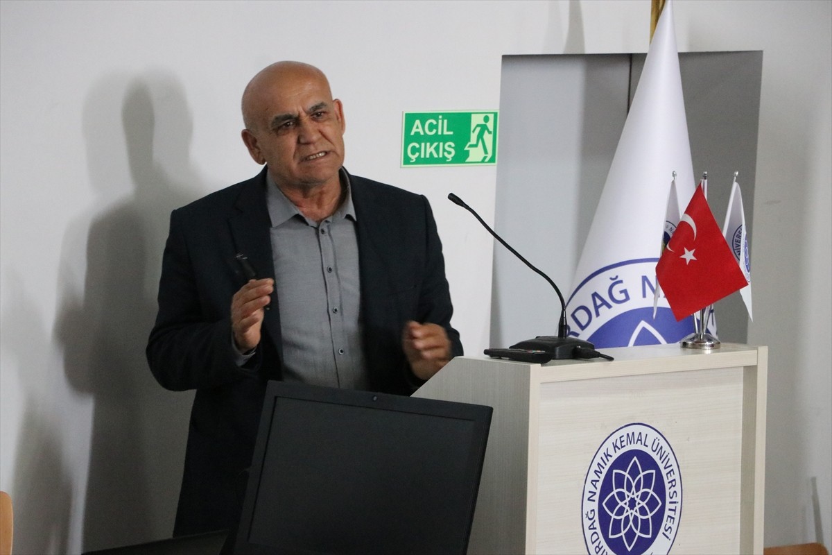 Tekirdağ Namık Kemal Üniversitesi Ziraat Fakültesi Konferans Salonu'nda "Trakya'da Yerli ve Milli...