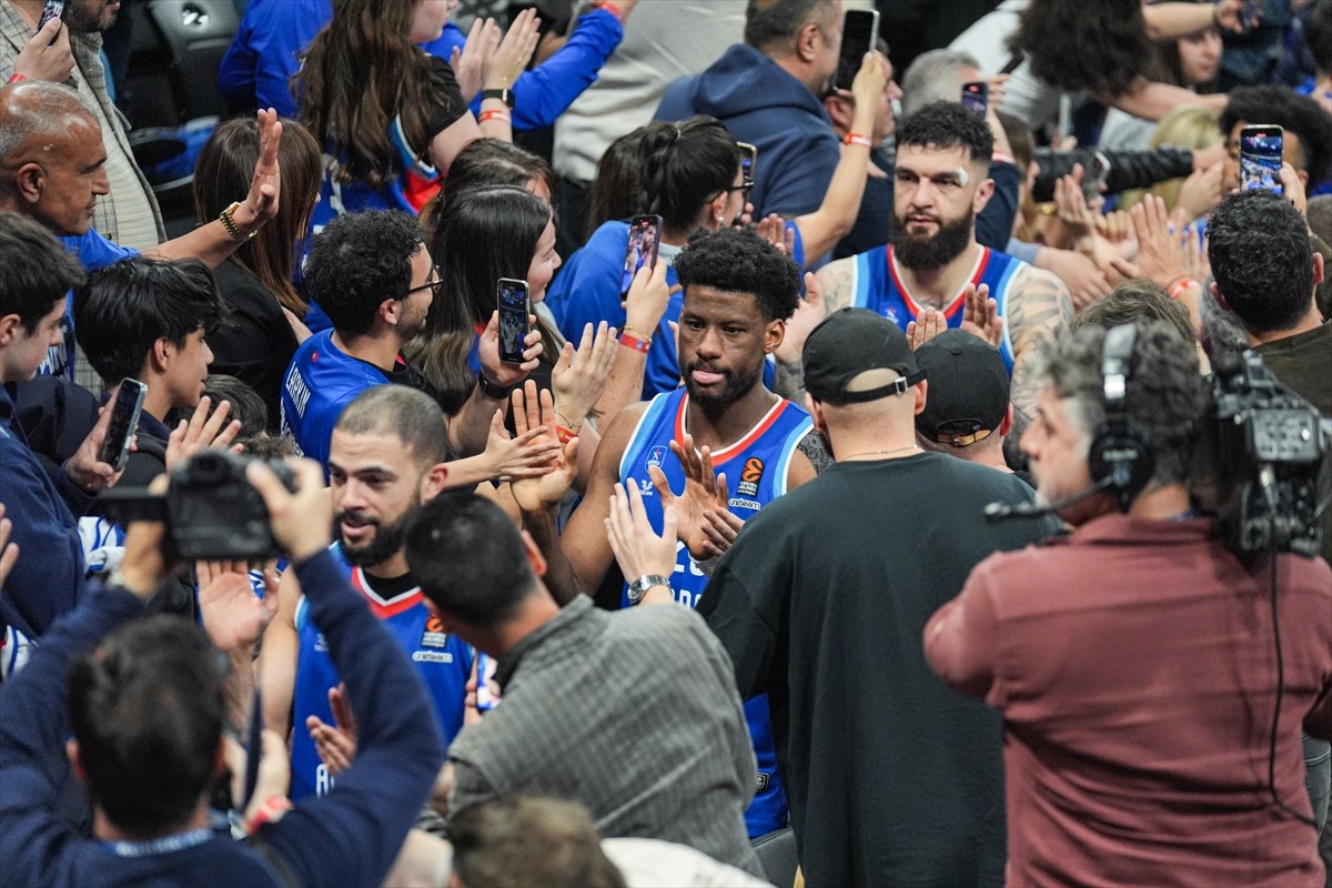 THY Avrupa Ligi play-off dördüncü maçında, Anadolu Efes ile Panathinaikos AKTOR takımları...