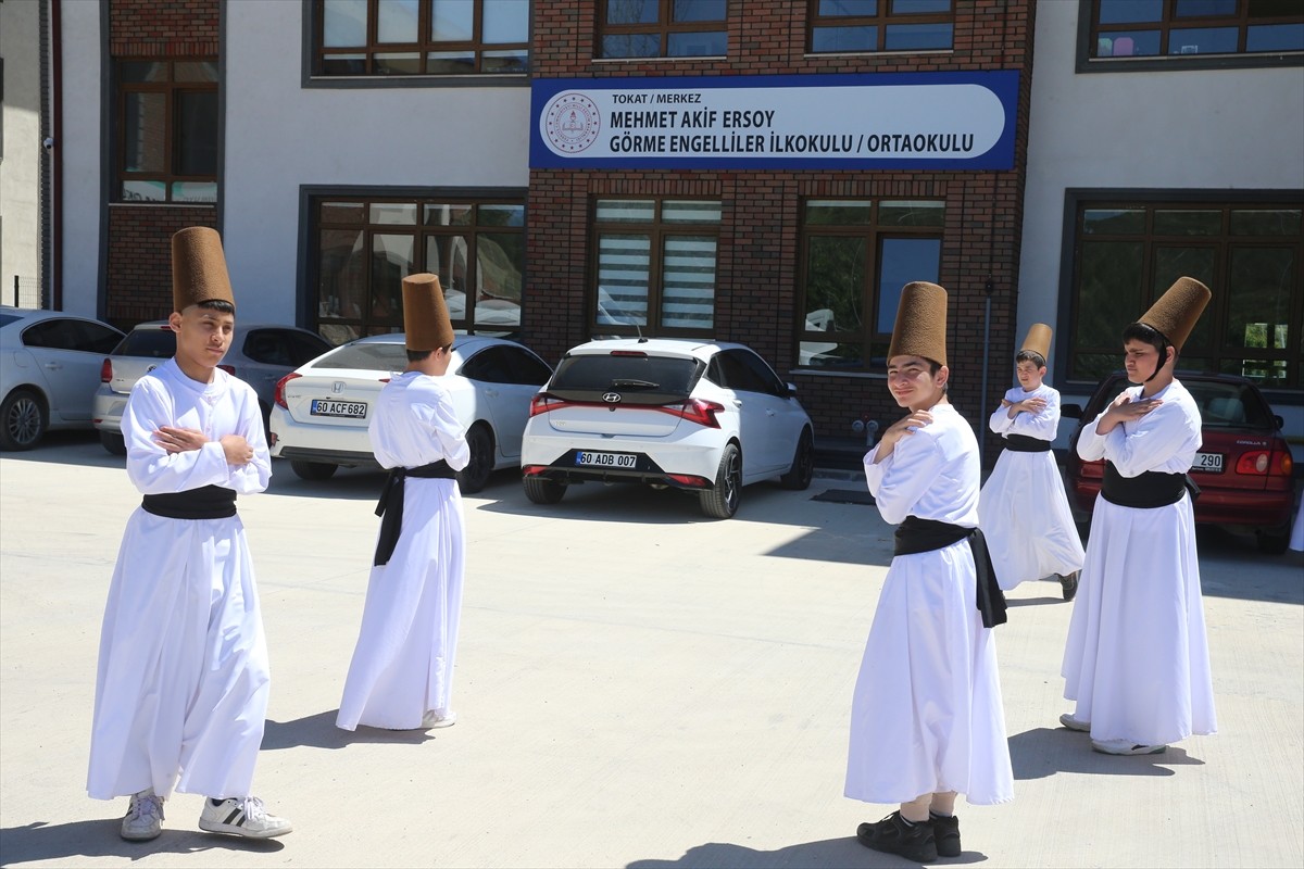 Tokat'ta 7 öğrenciden kurulan semazen grubunda yer alan özel gereksinimli öğrenciler, yeni...