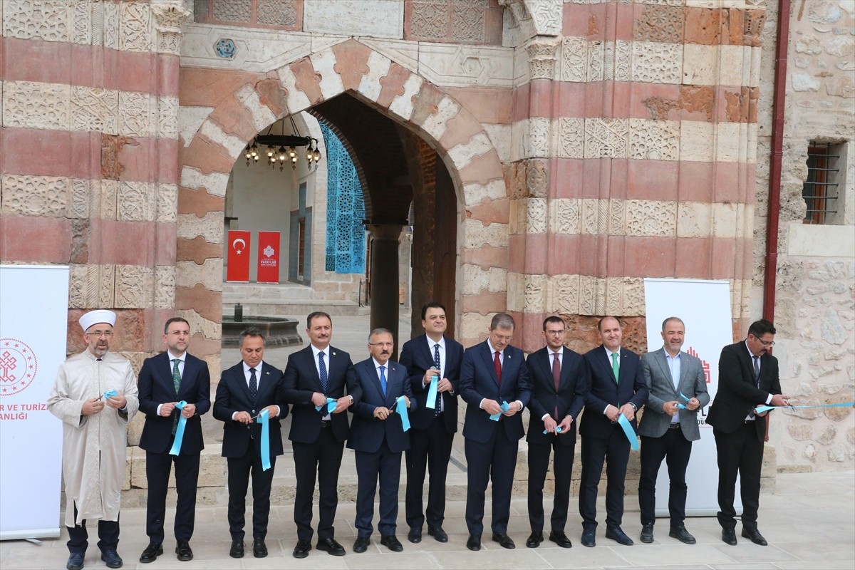 Tokat'ta, restorasyonu tamamlanan ve turkuaz çinileriyle dikkati çeken Anadolu Selçuklu...