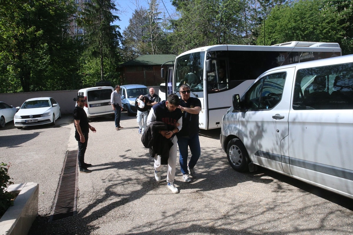 Tokat ve Sivas’ta, çalıntı, hacizli ve hakkında yakalama kararı bulunan araçları "change"...