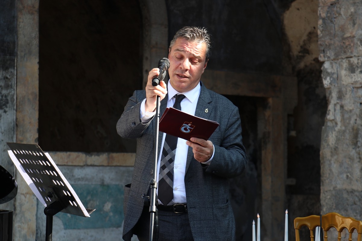 Trabzon'da 19 Mayıs Atatürk'ü Anma Gençlik ve Spor Bayramı dolayısıyla piyano dinletisi ve...