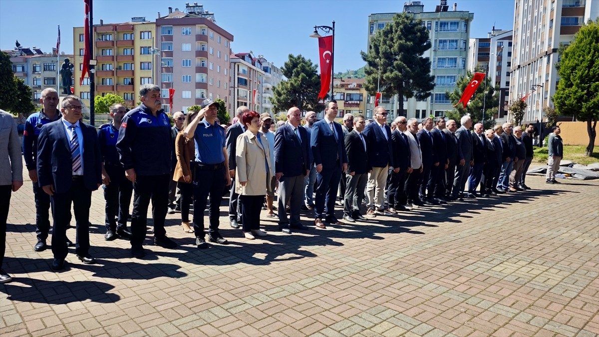 Trabzon'un Beşikdüzü ilçesinde 25 yıl önce meydana gelen deniz faciasında hayatını kaybeden 38...