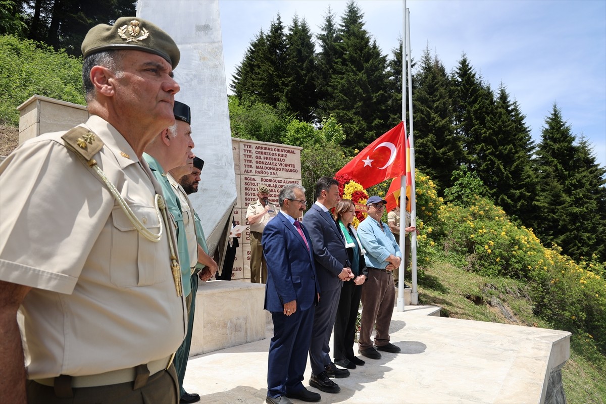 Trabzon'un Maçka ilçesinde, 22 yıl önce meydana gelen uçak kazasında hayatını kaybeden 62 İspanyol...