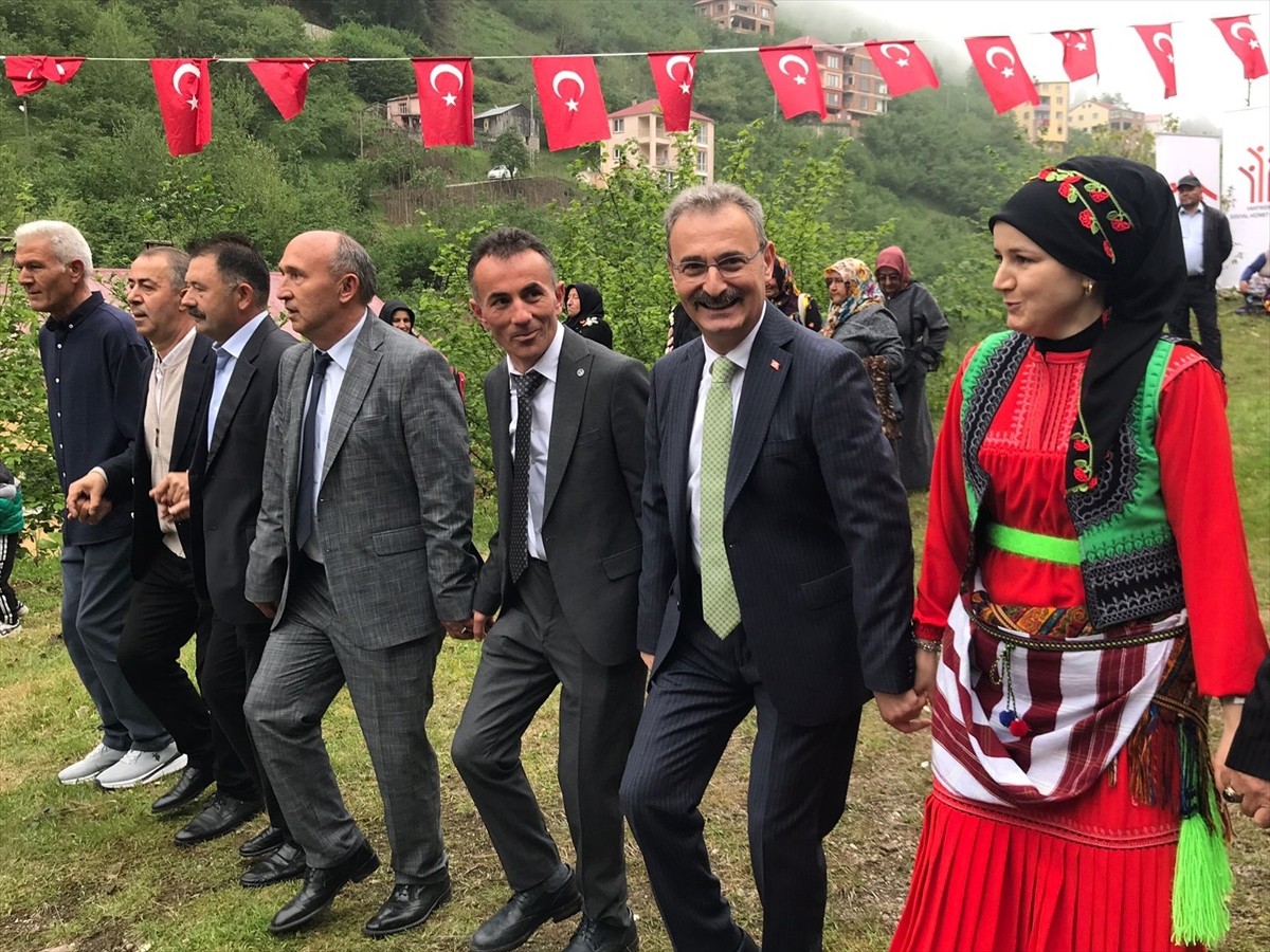 Trabzon'un Şalpazarı ilçesinde "30. Acısu Hıdırellez Kültür ve Bahar Bayramı Şenliği" yapıldı....