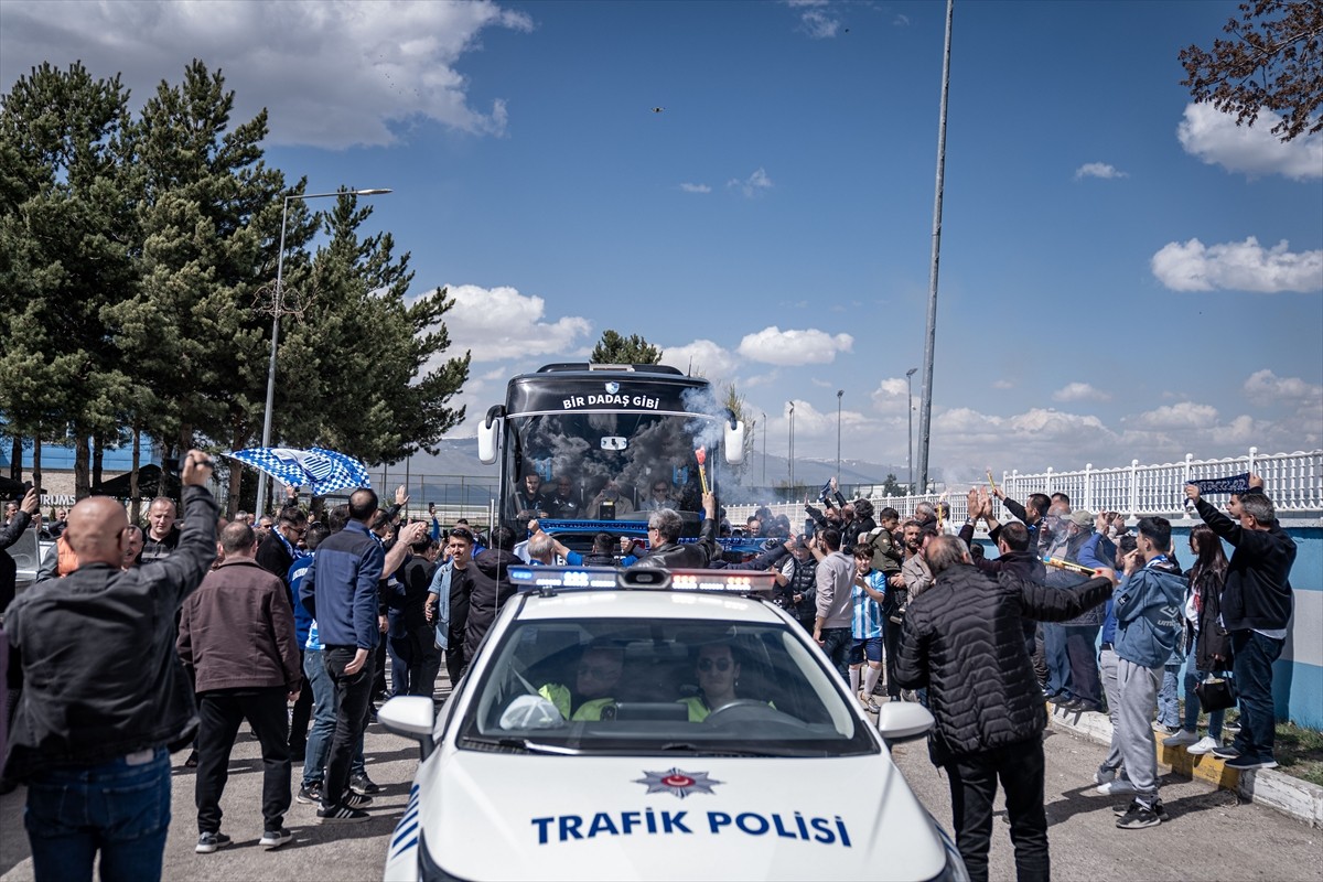 Trendyol 1. Lig'in 37. haftasında Central Hospital Ümraniyespor ile bugün karşılaşacak Erzurumspor...