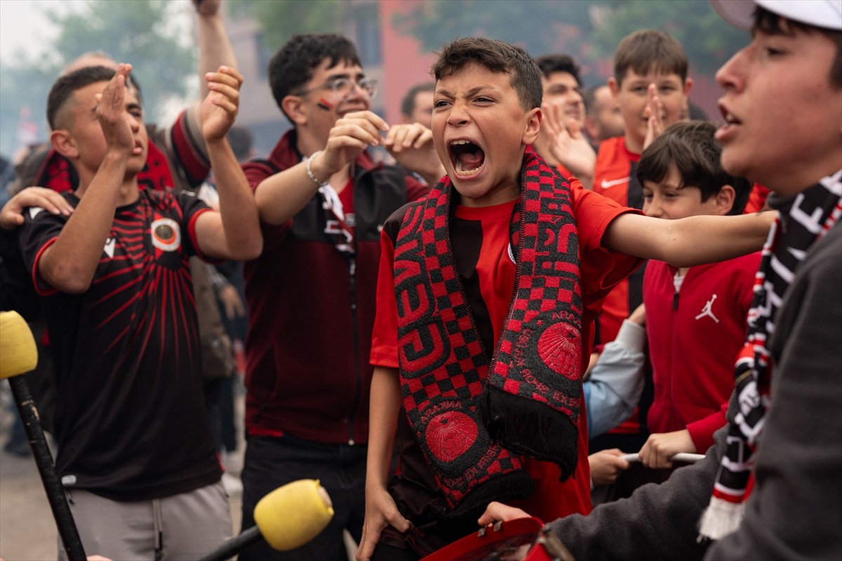 Trendyol 1. Lig'in son haftasında Fits Gömlek Yeni Malatyaspor-Gençlerbirliği karşılaşması...