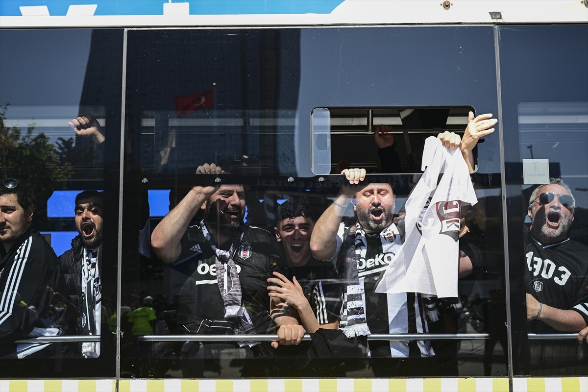 Trendyol Süper Lig'in 34. haftasında Fenerbahçe ile deplasmanda derbi maçta karşılaşacak...