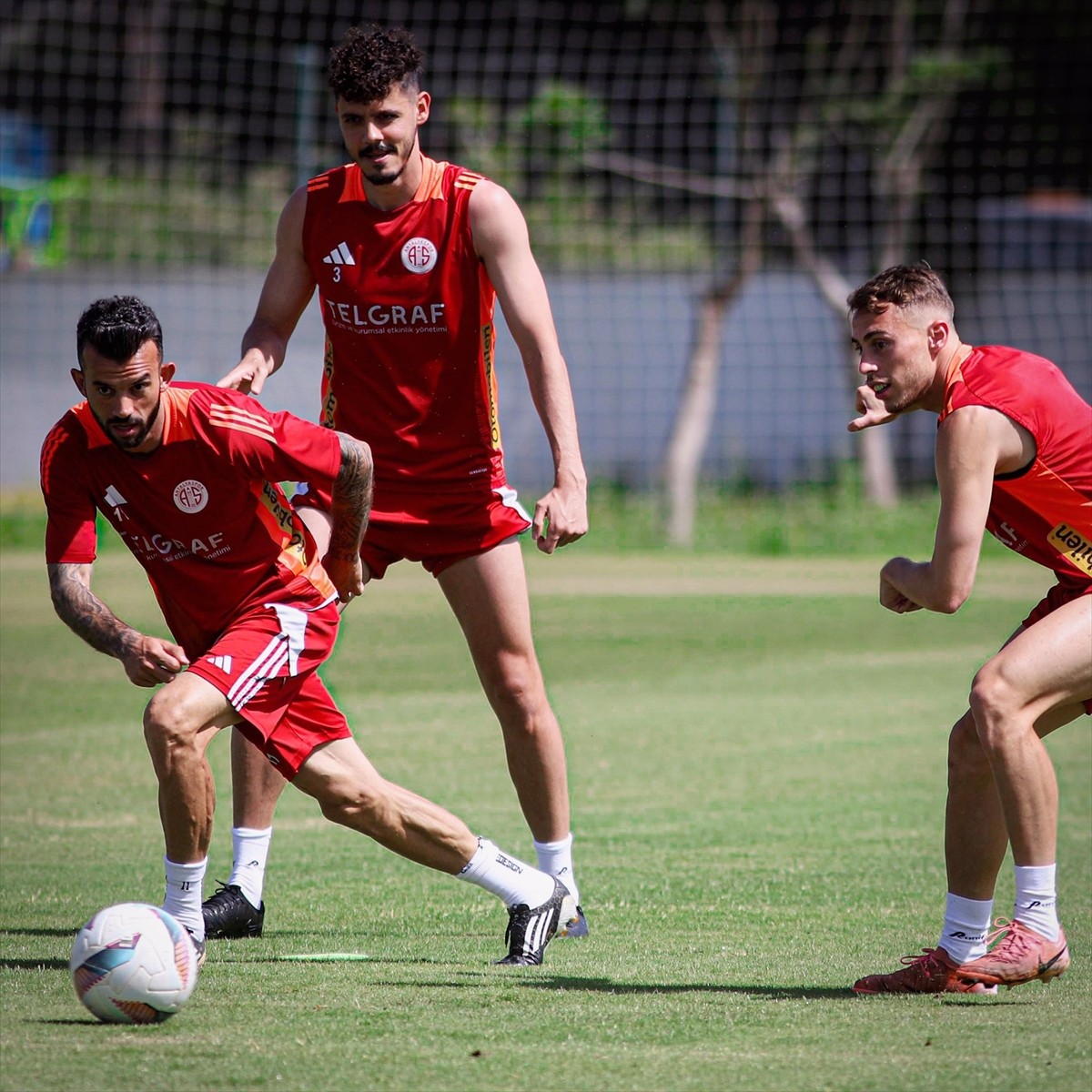 Trendyol Süper Lig'in 37. haftasında yarın ikas Eyüpspor'a konuk olacak Onvo Antalyaspor...