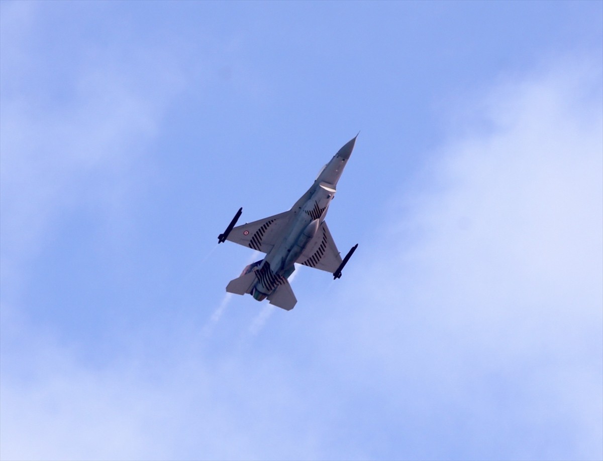 Türk Hava Kuvvetlerinin akrobasi timi SOLOTÜRK, "48. Uluslararası Giresun Aksu Festivali"...