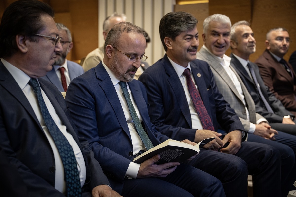 Türk İdari Araştırmalar Vakfı (TİAV) tarafından yayımlanan "Zabıta Teşkilatı Tarihi" adlı kitabın...