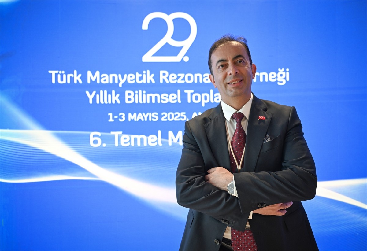 Türk Manyetik Rezonans Derneği (TMRD) Yönetim Kurulu Başkanı Prof. Dr. Mecit Kantarcı, yapay zeka...