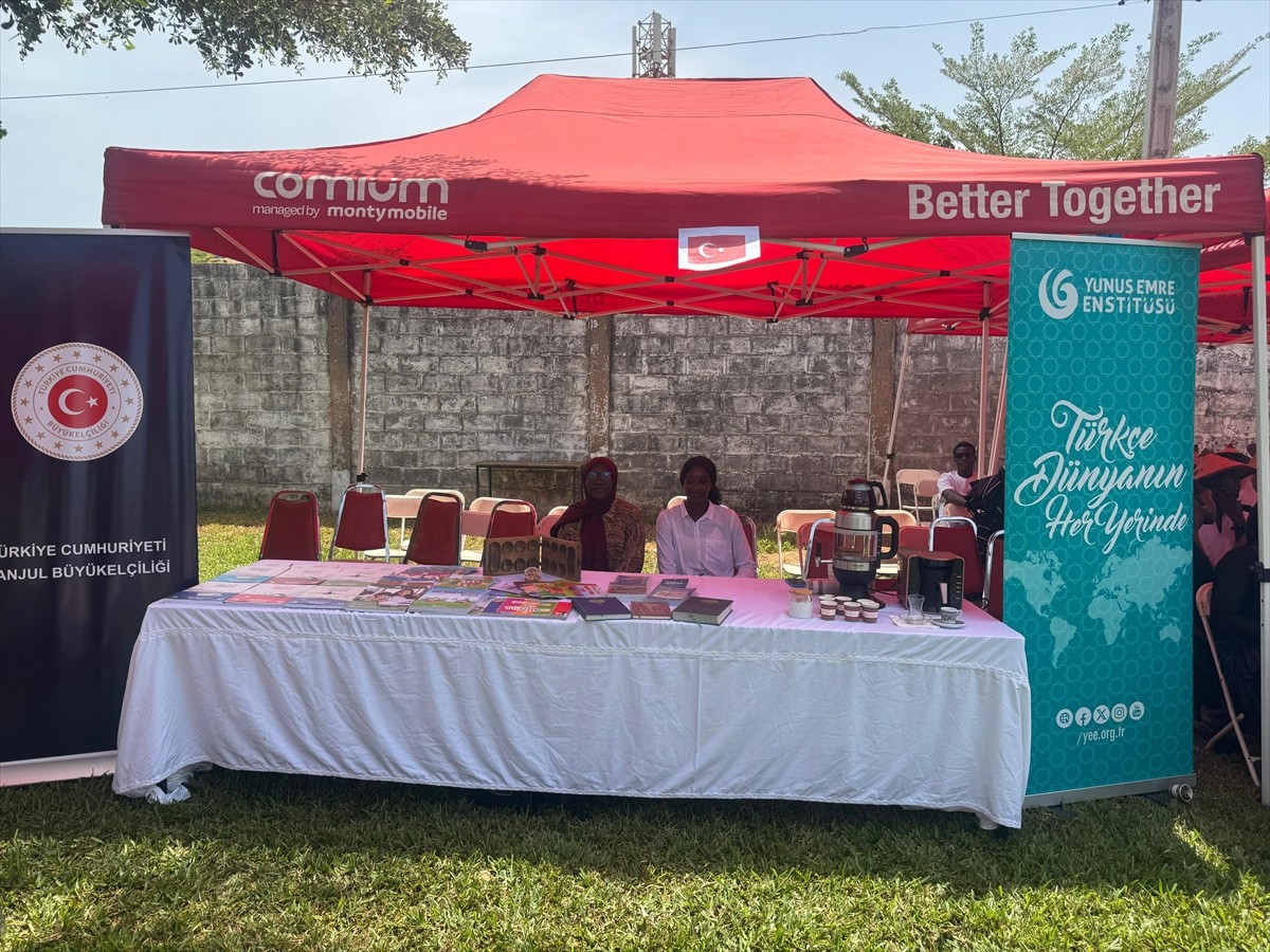 Türkiye'nin Banjul Büyükelçisi Fahri Türker Oba, Gambiya Yönetim Geliştirme Enstitüsü (MDI)...