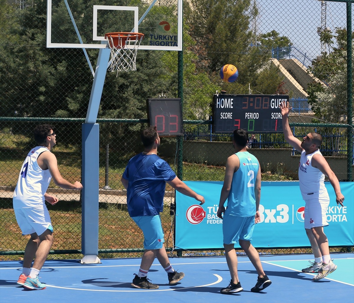 Türkiye Basketbol Federasyonu (TBF) ve Türkiye Sigorta iş birliğiyle hayata geçirilen açık hava...