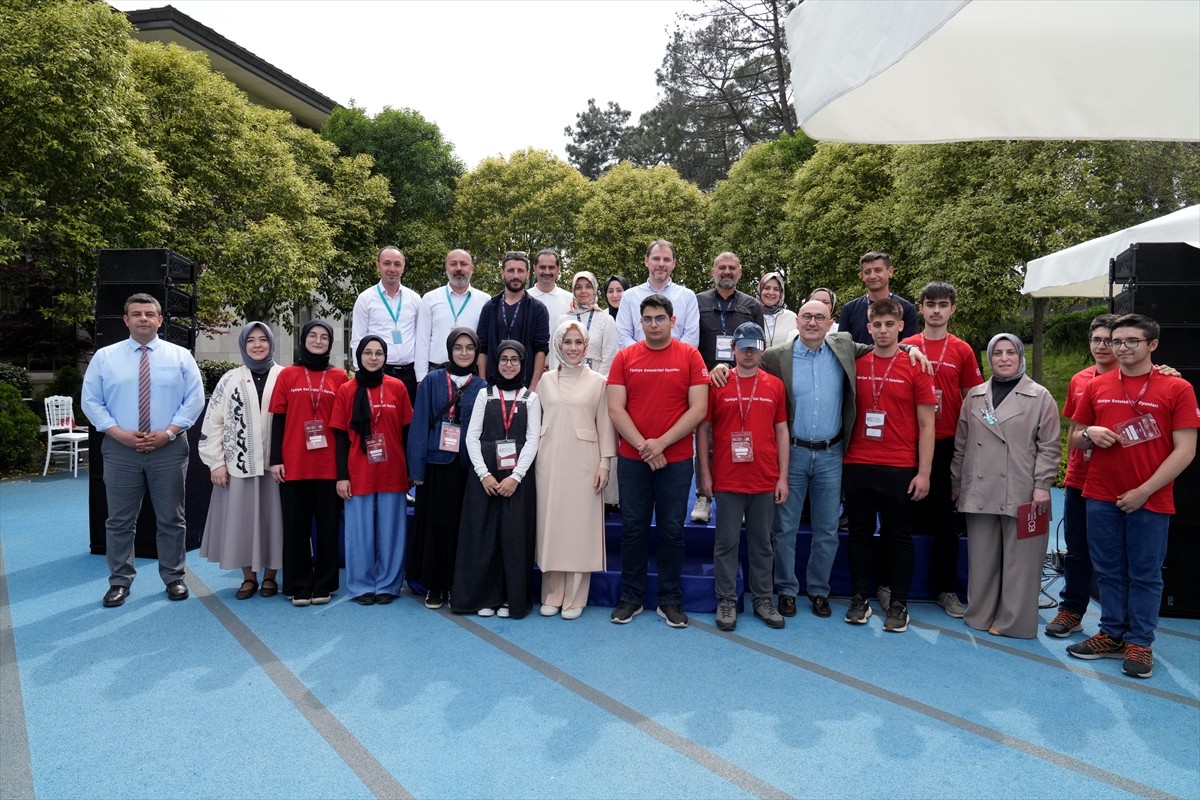 Türkiye Entelektüel Oyunları (TEO) Liseler Arası Bilgi Yarışması'nda, 2 gün süren yarı final ve...
