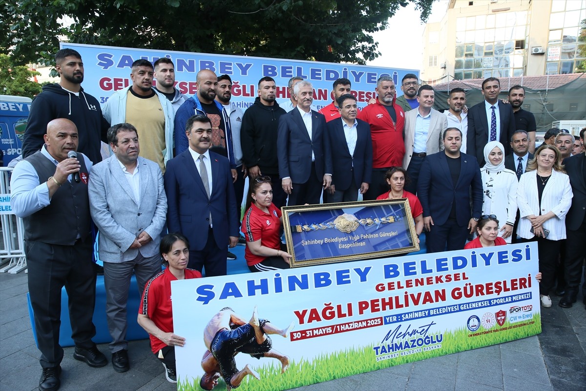 Türkiye Geleneksel Güreşler Federasyonu bünyesinde gerçekleştirilen CW Enerji Türkiye Yağlı Güreş...