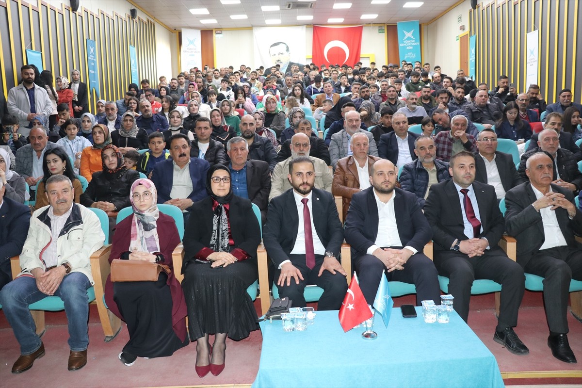 Türkiye Gençlik Vakfı (TÜGVA) Teşkilat Koordinatörü Zafer Karamağara, TÜGVA Ağrı İl Temsilciliği...