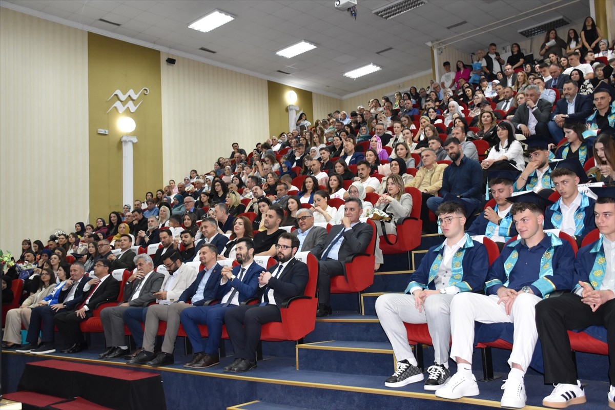 Türkiye Maarif Vakfının (TMV) Kuzey Makedonya'daki okullarında, 7. dönem mezuniyet töreni...