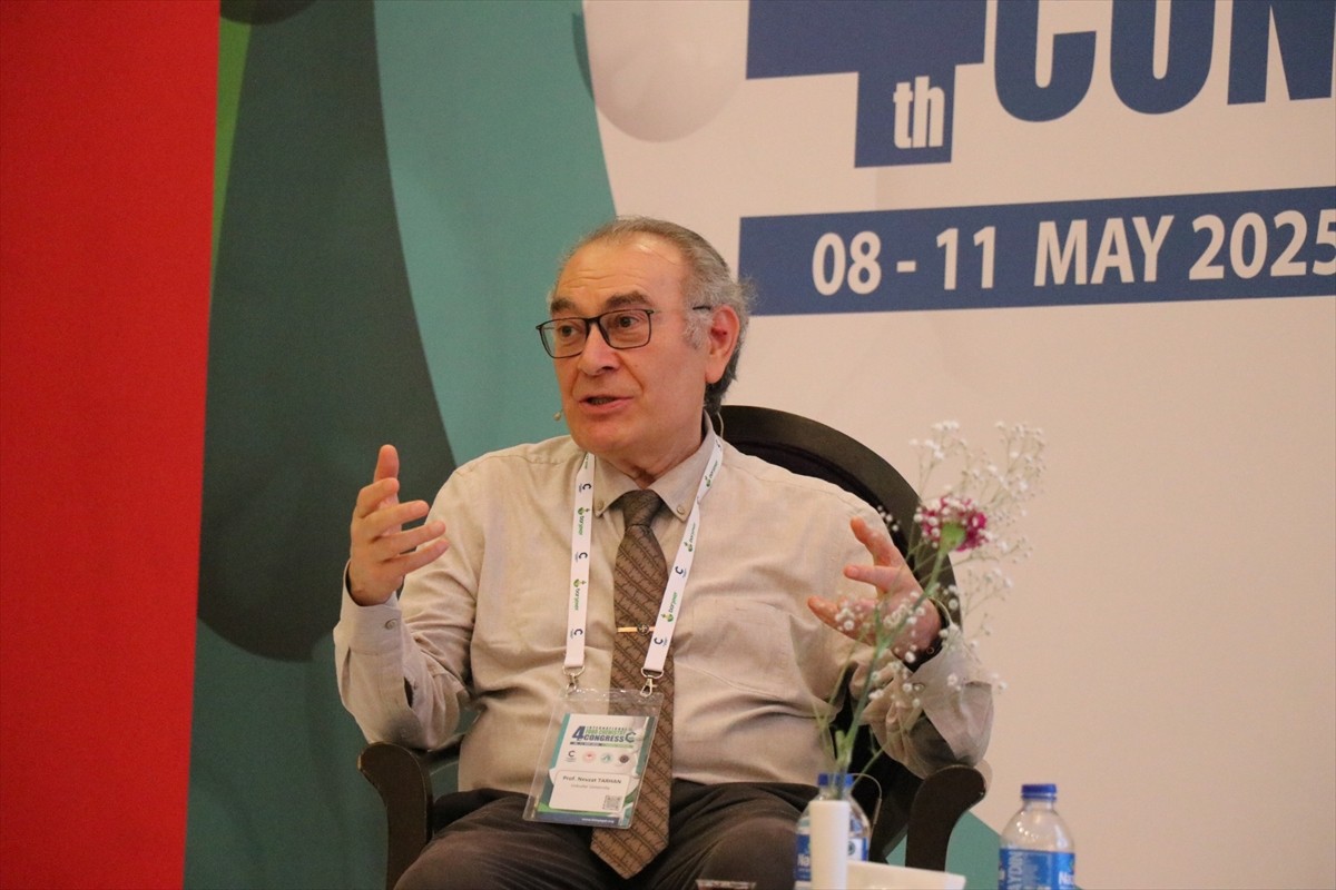 Üsküdar Üniversitesi, Yıldız Teknik Üniversitesi ve Kimyagerler Derneği işbirliğiyle bu yıl "Gıda...