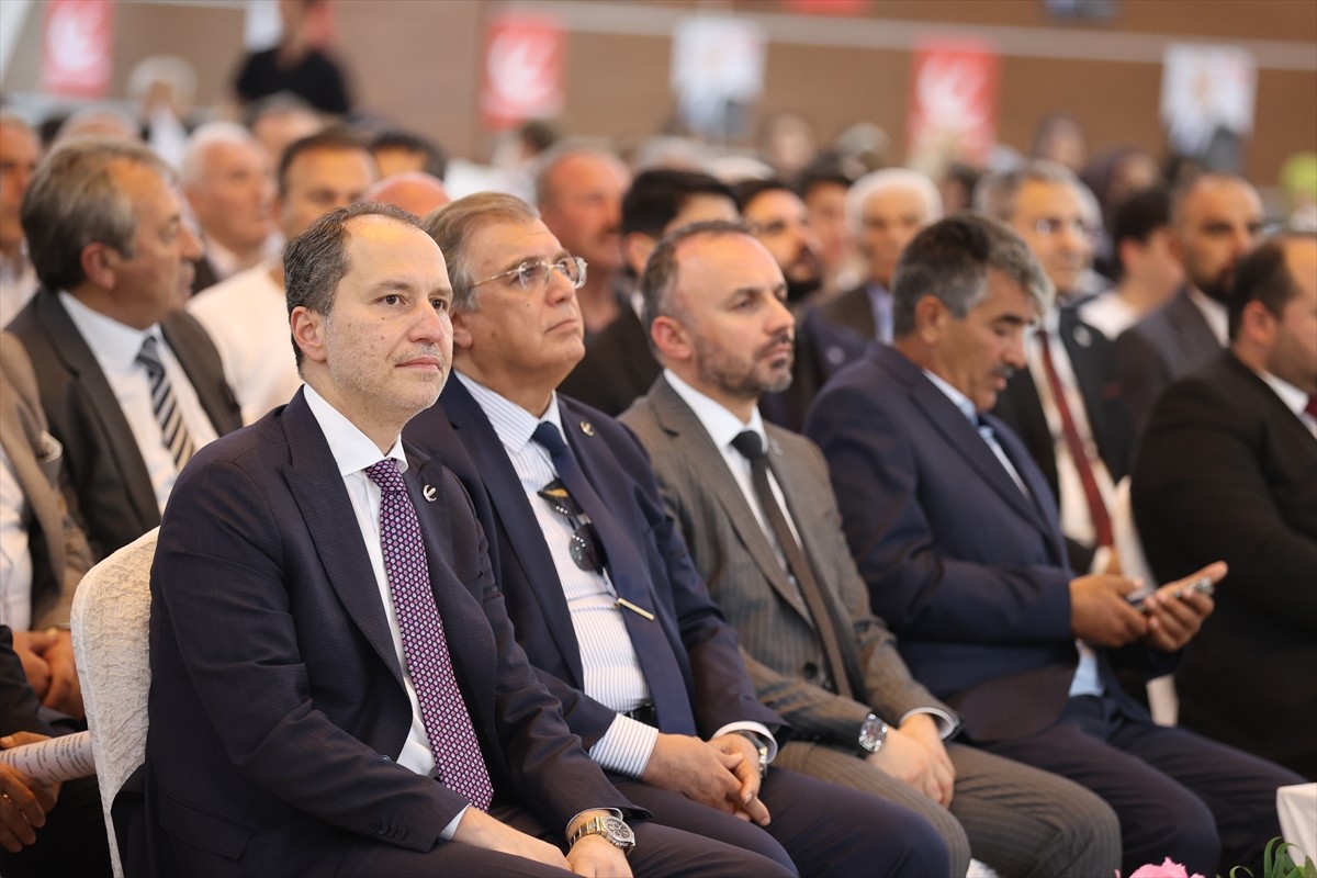 Yeniden Refah Partisi Genel Başkanı Fatih Erbakan, Mardin'in Kızıltepe ilçesindeki bir düğün...