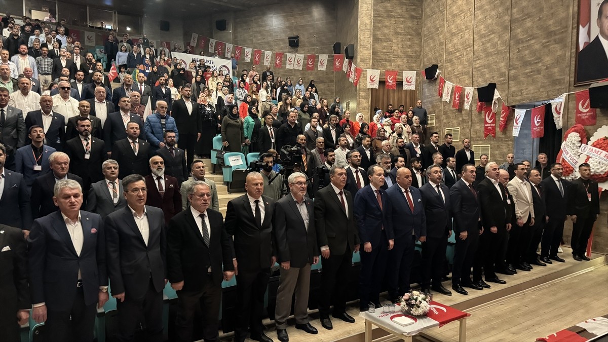 Yeniden Refah Partisi Genel Başkanı Fatih Erbakan, partisinin Tekirdağ 3. Olağan İl Kongresi'ne...